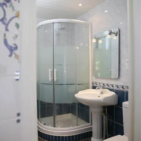 Beautiful Downtown House בית נופש
